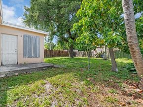 6209 Dawson St, Hollywood FL 33023