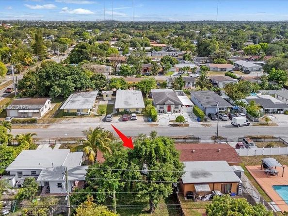 6209 Dawson St, Hollywood FL 33023