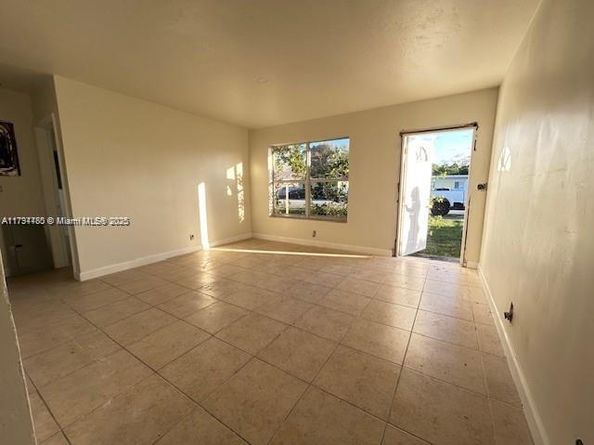 6209 Dawson St, Hollywood FL 33023