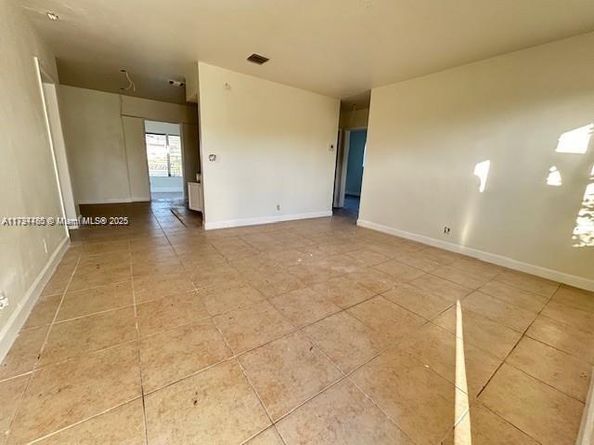 6209 Dawson St, Hollywood FL 33023