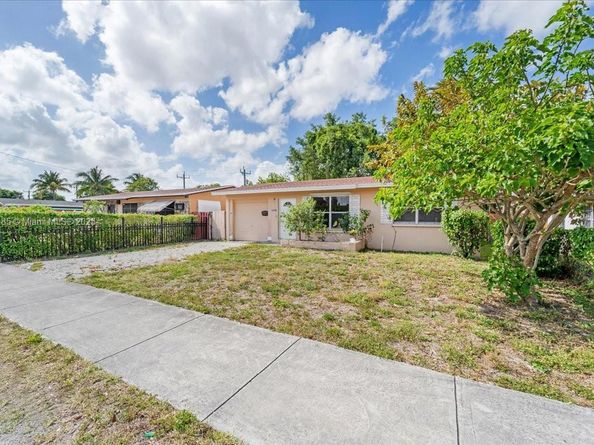 6209 Dawson St, Hollywood FL 33023