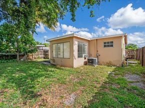 6209 Dawson St, Hollywood FL 33023