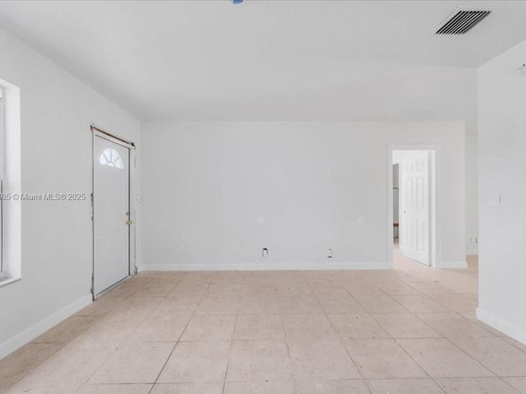 6209 Dawson St, Hollywood FL 33023