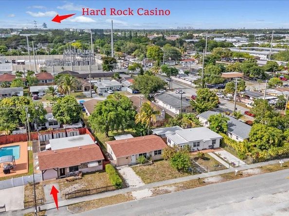 6209 Dawson St, Hollywood FL 33023