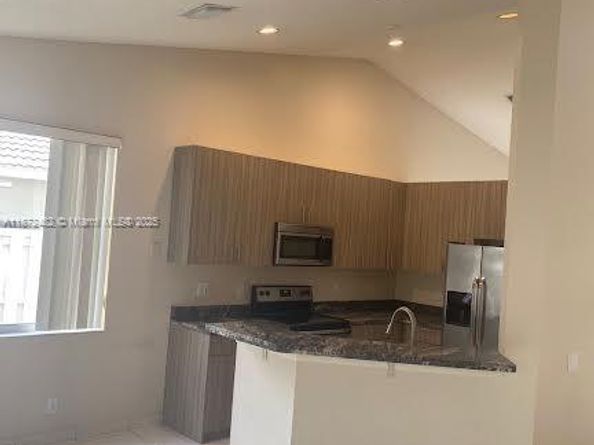 942 Briar Ridge Rd, Weston FL 33327
