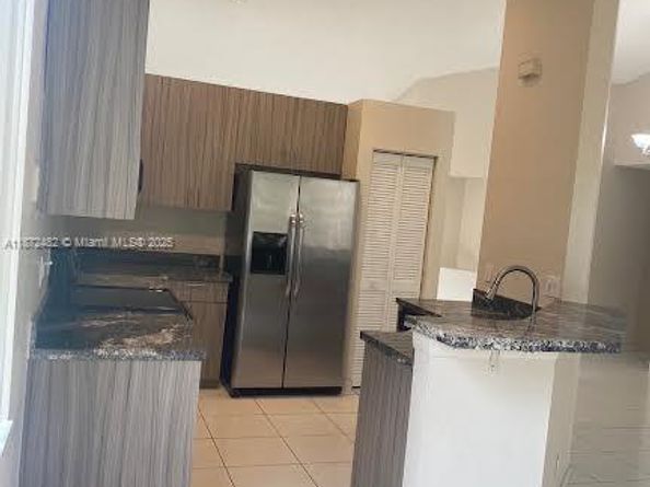 942 Briar Ridge Rd, Weston FL 33327
