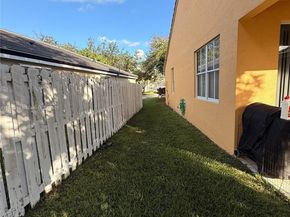 942 Briar Ridge Rd, Weston FL 33327