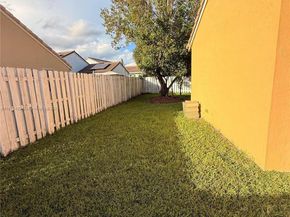 942 Briar Ridge Rd, Weston FL 33327