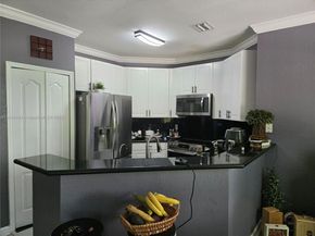 11141 NW 77th Ter, Doral FL 33178