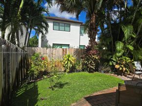 11141 NW 77th Ter, Doral FL 33178