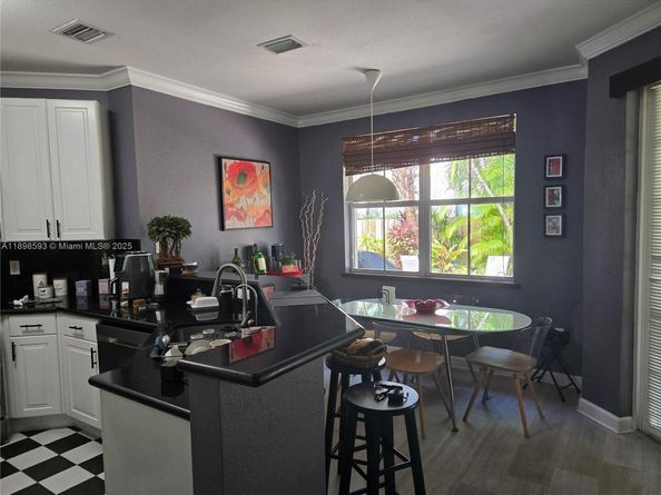 11141 NW 77th Ter, Doral FL 33178