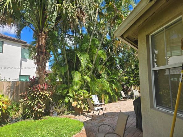 11141 NW 77th Ter, Doral FL 33178