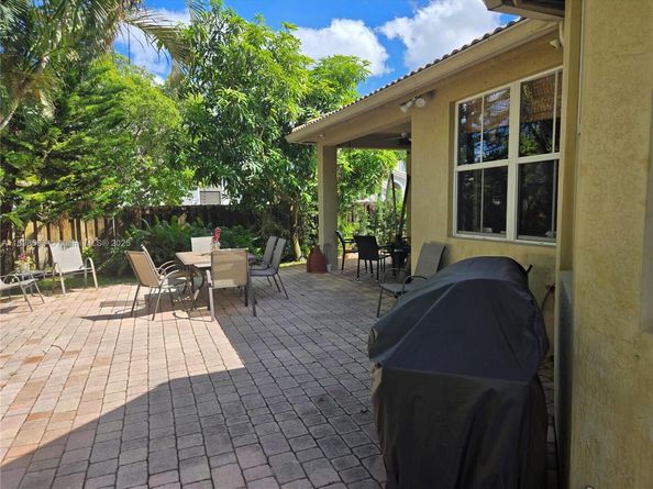 11141 NW 77th Ter, Doral FL 33178