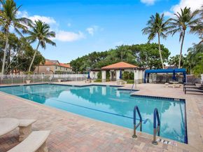 850 Sorrento Dr, Weston FL 33326