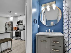 850 Sorrento Dr, Weston FL 33326