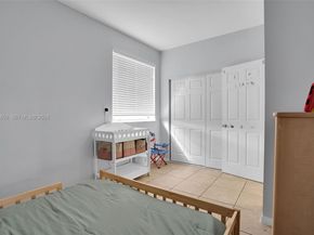 850 Sorrento Dr, Weston FL 33326