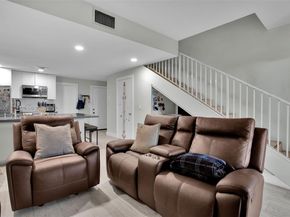 850 Sorrento Dr, Weston FL 33326