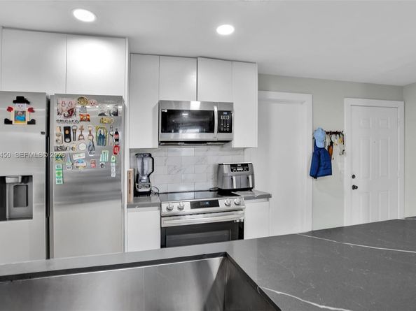 850 Sorrento Dr, Weston FL 33326