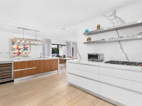 6420 Pinetree Drive Cir, Miami Beach FL 33141