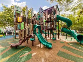 6420 Pinetree Drive Cir, Miami Beach FL 33141