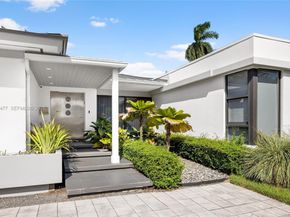 6420 Pinetree Drive Cir, Miami Beach FL 33141