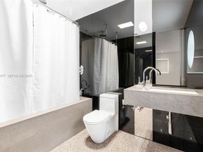 6420 Pinetree Drive Cir, Miami Beach FL 33141