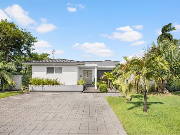 6420 Pinetree Drive Cir, Miami Beach FL 33141