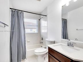 4202 Bahia Isle Cir, Wellington FL 33449