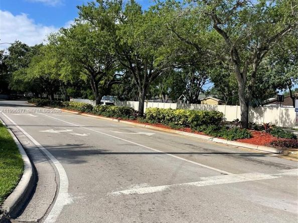 2260 SW 83rd Ave, Miramar FL 33025