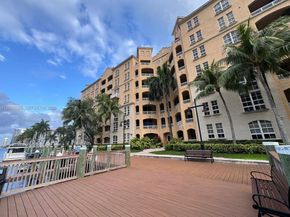 3001 NE 185th St 225, Aventura FL 33180
