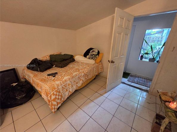 3433 SW 12th Pl, Fort Lauderdale FL 33312