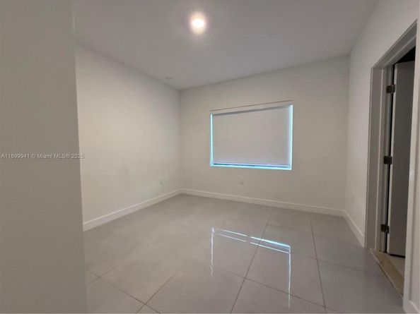 1159 NW 1st St, Florida City FL 33034