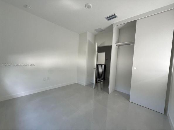 1159 NW 1st St, Florida City FL 33034