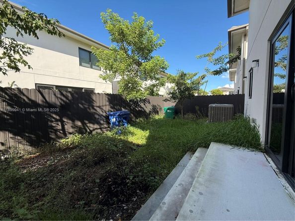 1159 NW 1st St, Florida City FL 33034