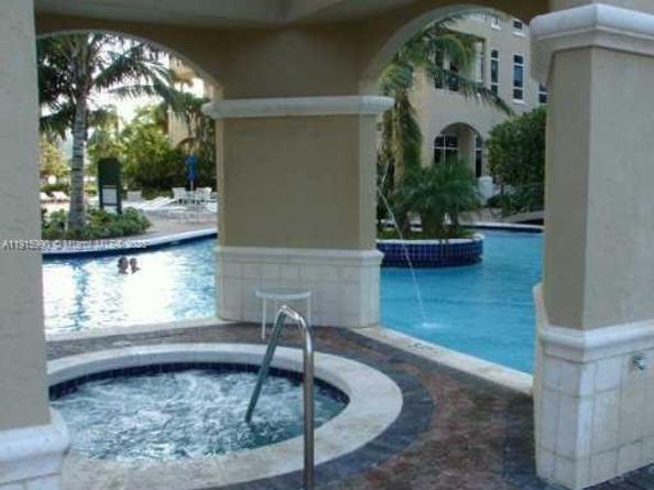 19501 W Country Club Dr PH06, Aventura FL 33180