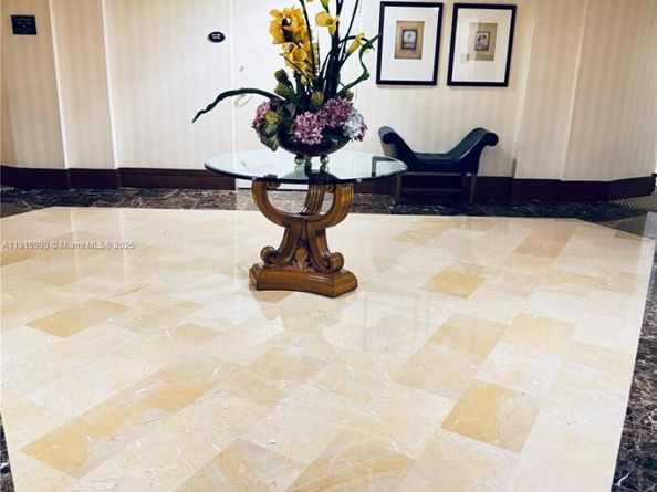 19501 W Country Club Dr PH06, Aventura FL 33180