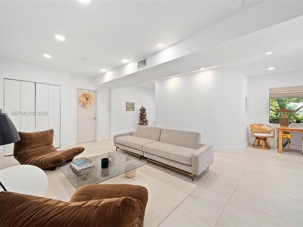 638 NE 141st St, North Miami FL 33161