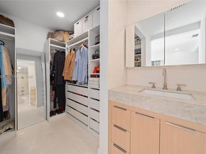 638 NE 141st St, North Miami FL 33161