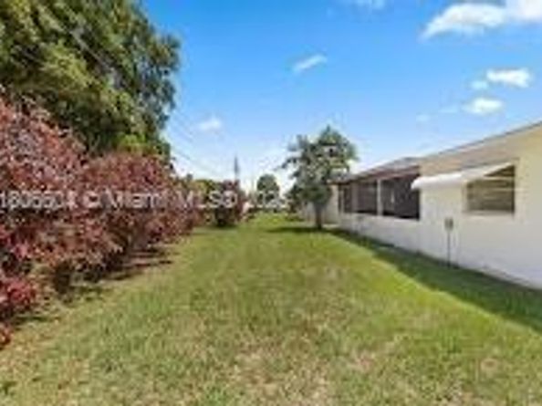 1090 NW 66th Ter, Margate FL 33063