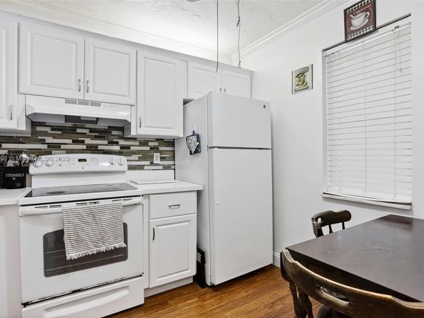 2871 Somerset Dr 212, Lauderdale Lakes FL 33311