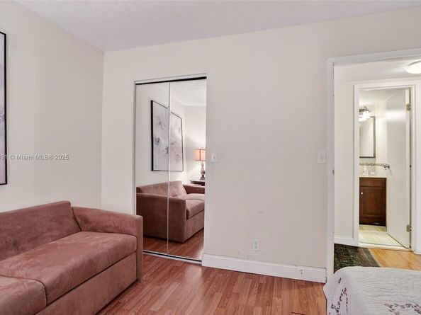 2871 Somerset Dr 212, Lauderdale Lakes FL 33311