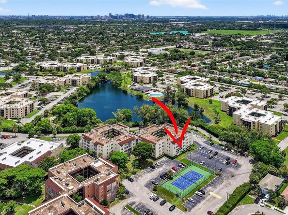 2871 Somerset Dr 212, Lauderdale Lakes FL 33311