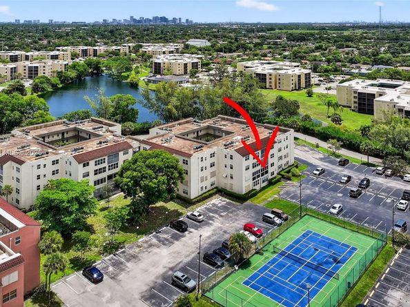 2871 Somerset Dr 212, Lauderdale Lakes FL 33311