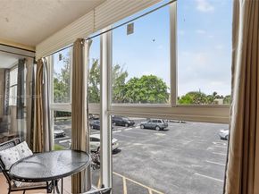 2871 Somerset Dr 212, Lauderdale Lakes FL 33311