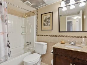 2871 Somerset Dr 212, Lauderdale Lakes FL 33311