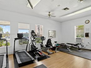 2871 Somerset Dr 212, Lauderdale Lakes FL 33311