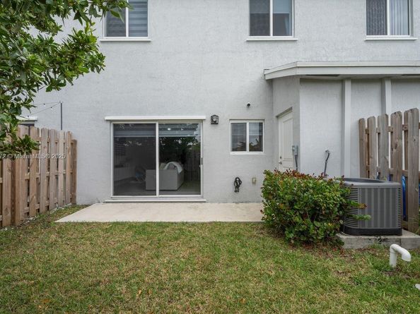 413 NW 12th Pl, Florida City FL 33034