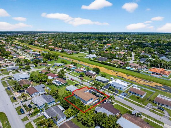 10864 SW 141st Ln, Miami FL 33176