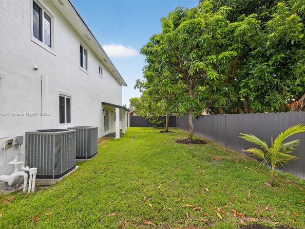 10864 SW 141st Ln, Miami FL 33176
