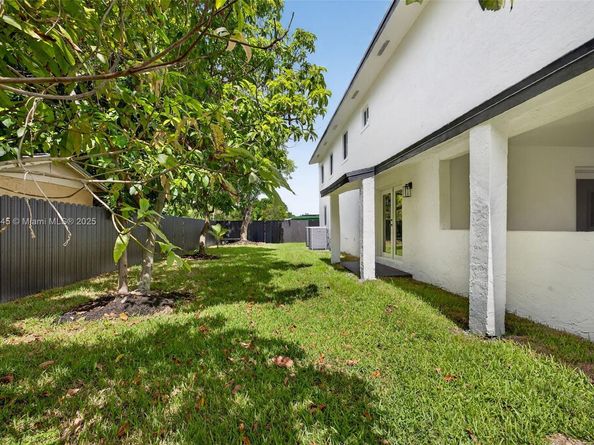 10864 SW 141st Ln, Miami FL 33176